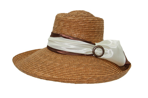 Summer hat made of braided straw
